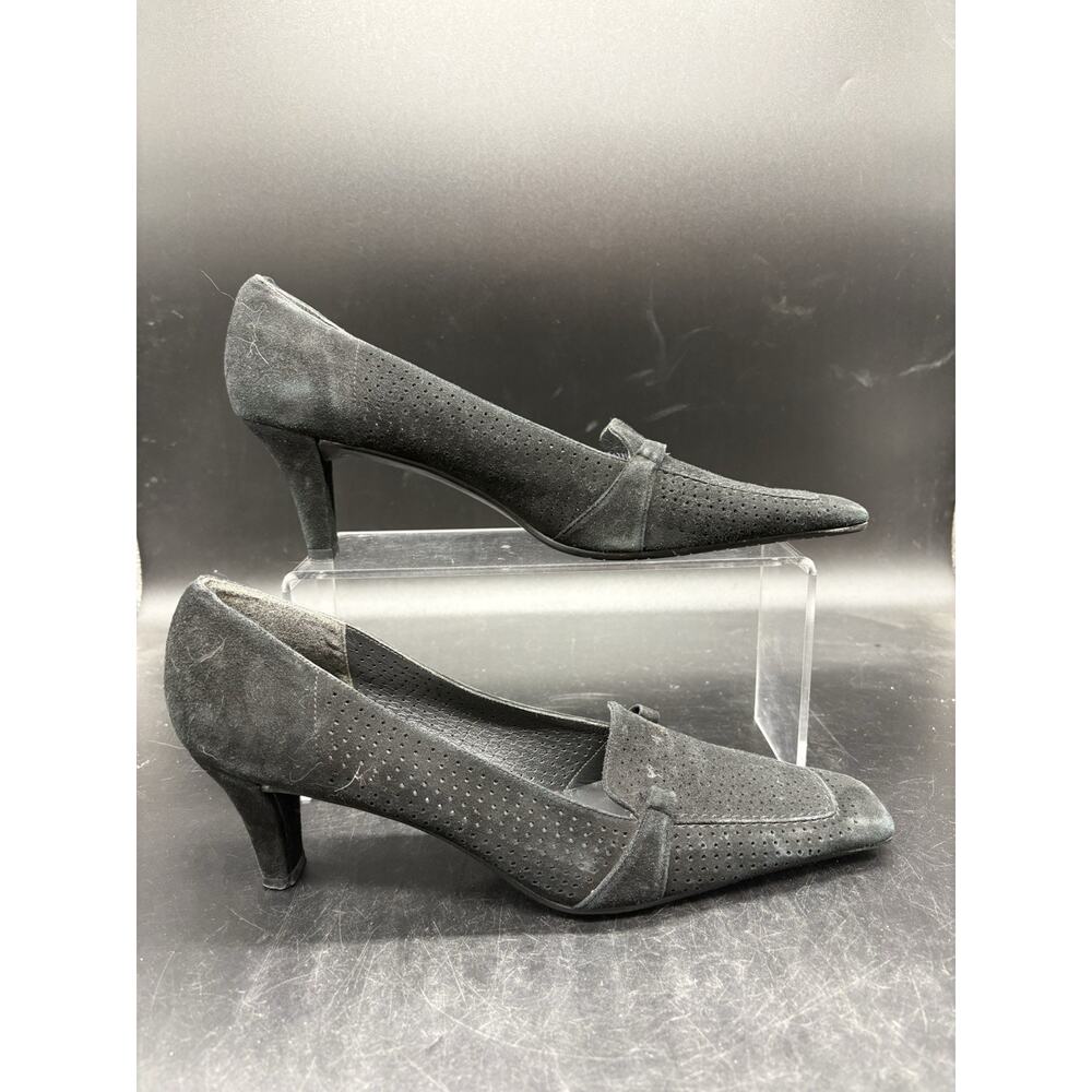STUART WEITZMAN Black Perforated Suede Pumps Kitten Heel Size 8.5